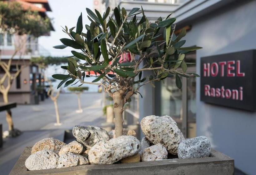 ホテル Rastoni Helvetia