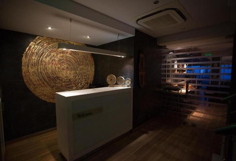 ホテル Rastoni Helvetia