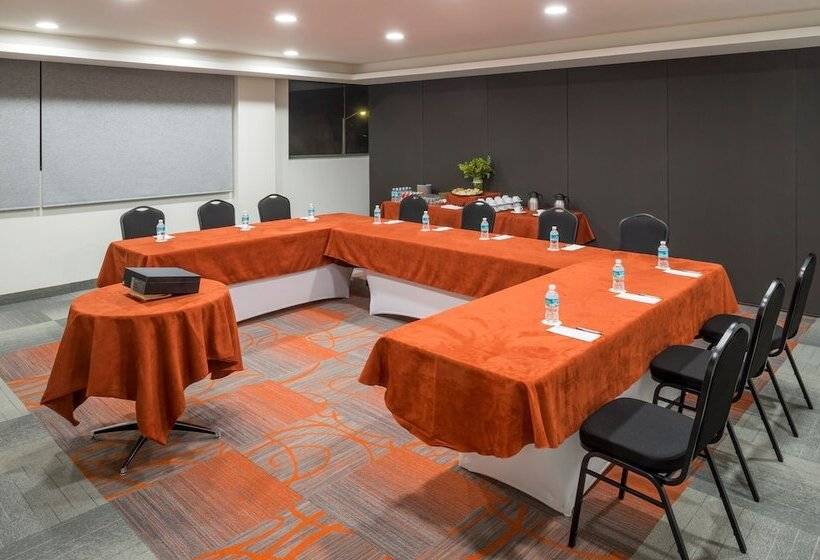 בית מלון כפרי Real Inn Celaya