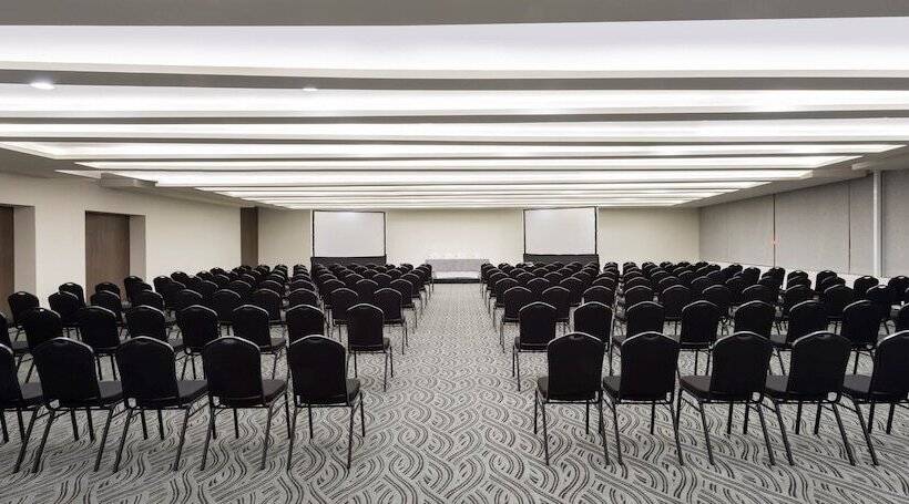 בית מלון כפרי Real Inn Celaya