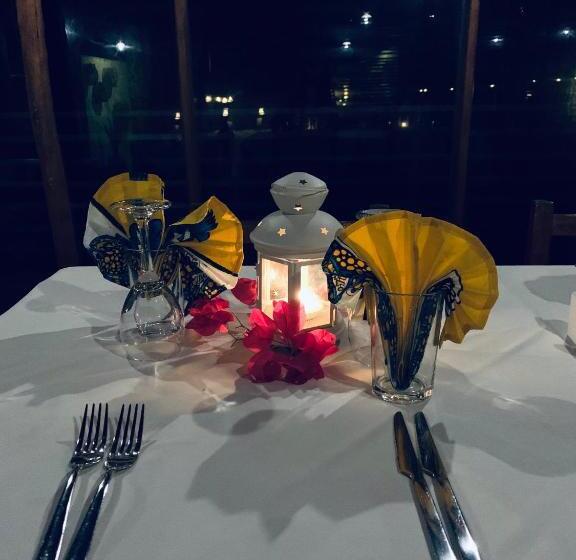 فندق Samaki Lodge