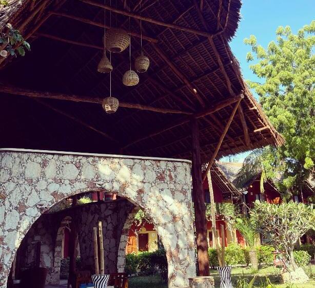 فندق Samaki Lodge