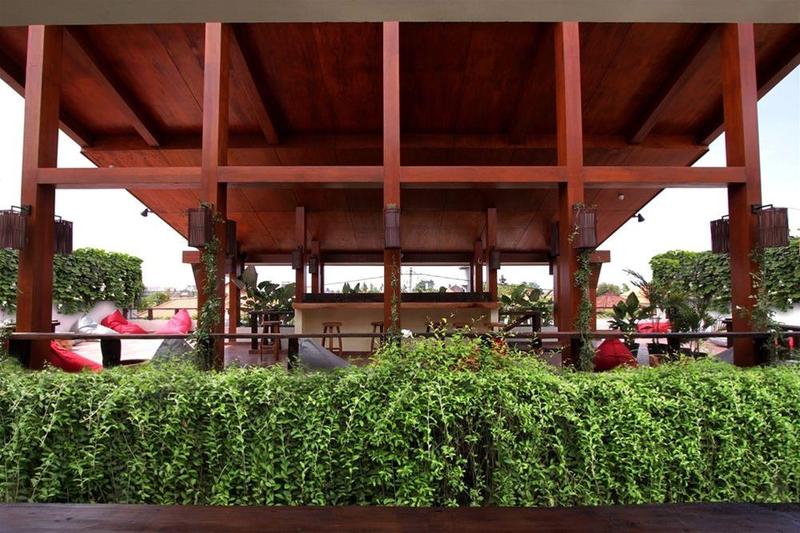 Отель Sedasa Surf And Lifestyle