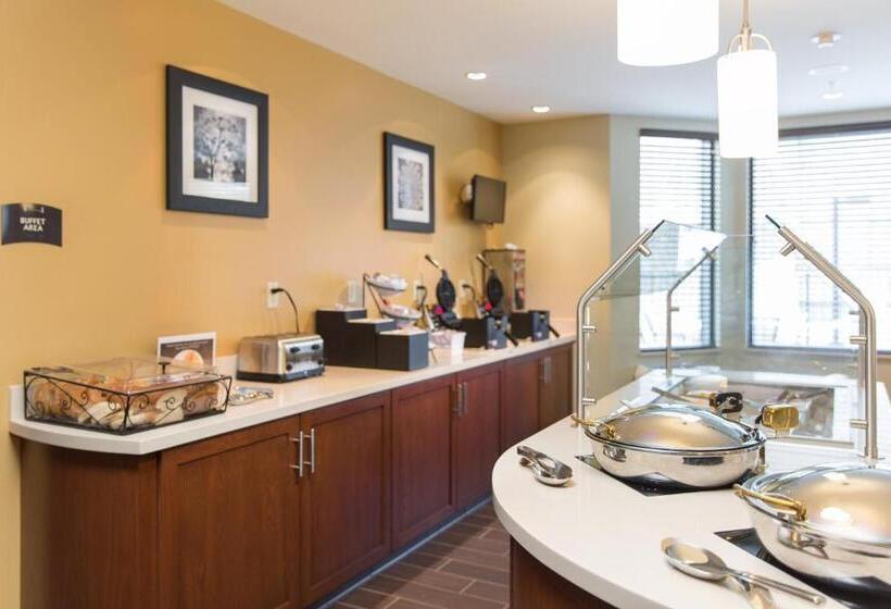 ホテル Staybridge Suites Corona South, An Ihg