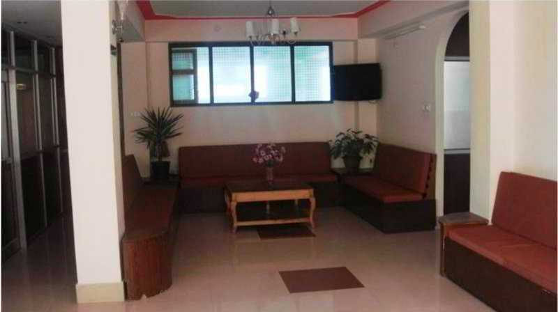 ホテル Sterling Holidays Kasturi Plaza