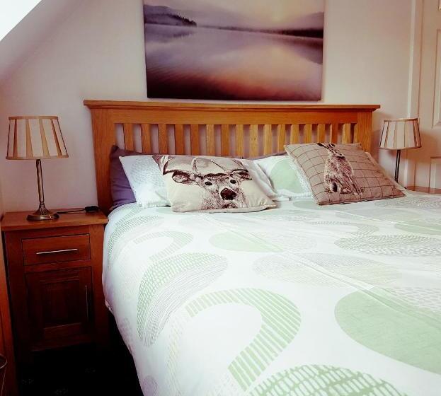 Отель The Boat House Guesthouse