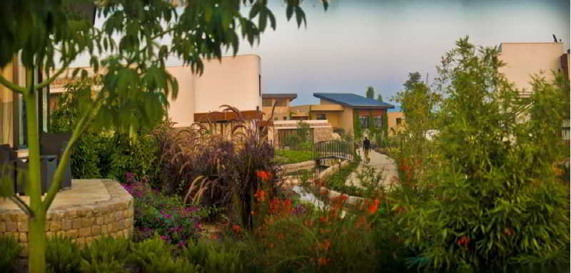 בית מלון כפרי The Golden Tusk