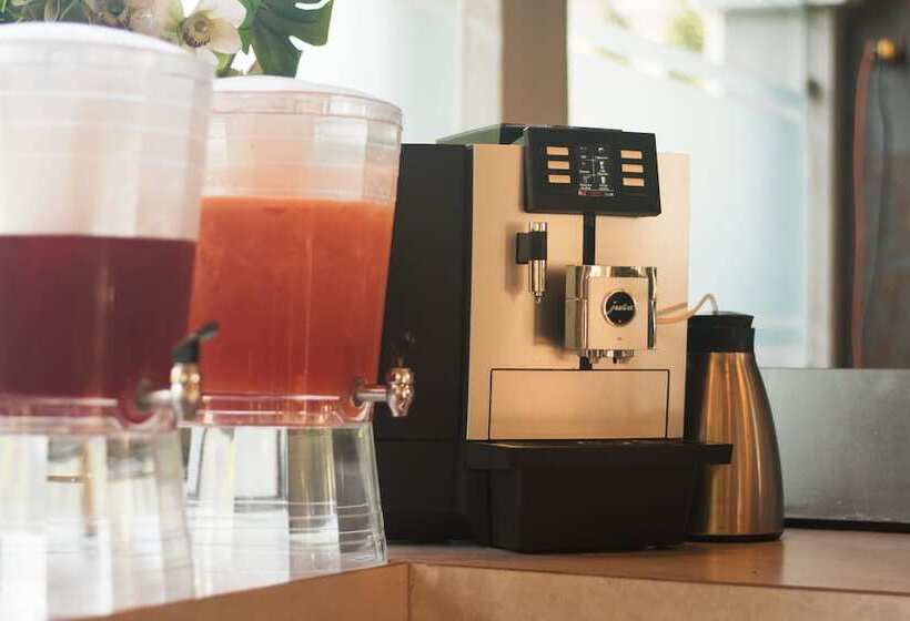 Tifakara Boutique Hotel & Birding Oasis