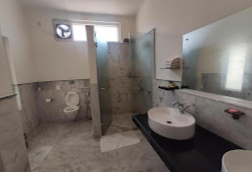 בית מלון כפרי Tiger Lagoon Bandhavgarh