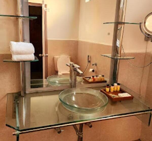 בית מלון כפרי Tiger Lagoon Bandhavgarh