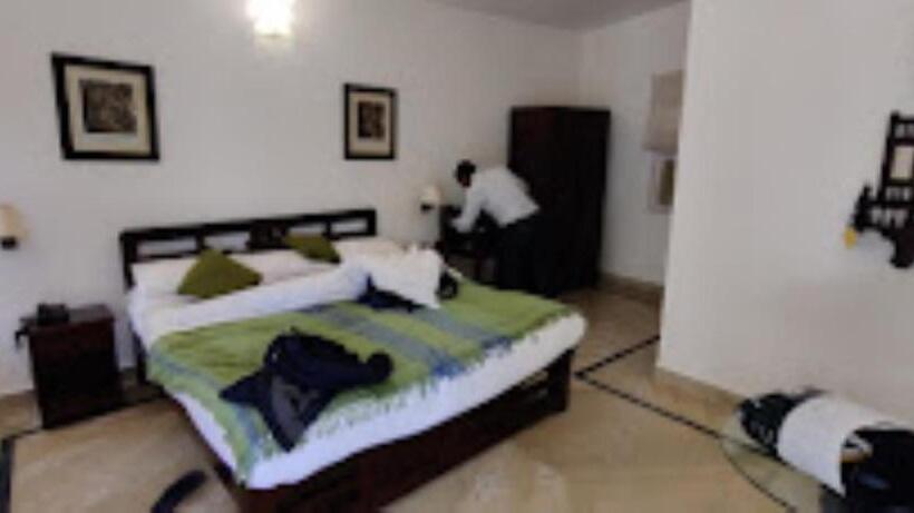 בית מלון כפרי Tiger Lagoon Bandhavgarh