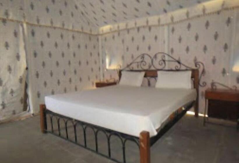 בית מלון כפרי Tiger Lagoon Bandhavgarh