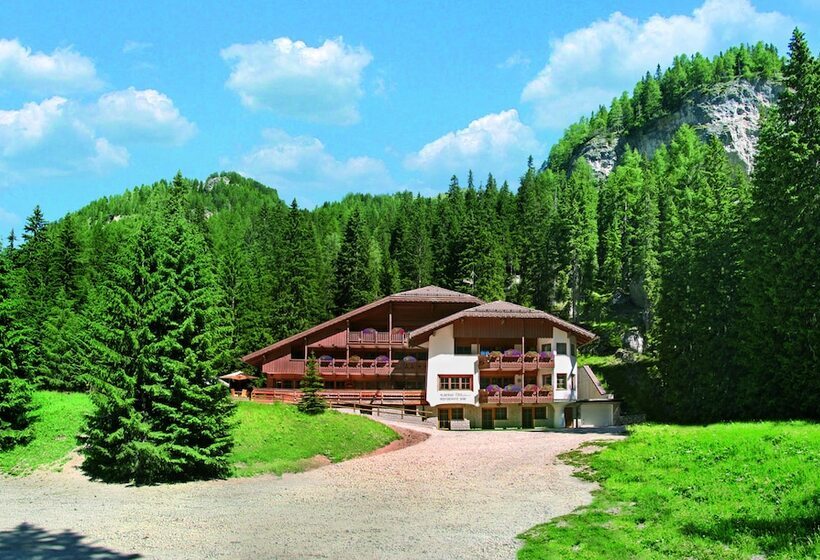 هتل Villetta Maria Cottage