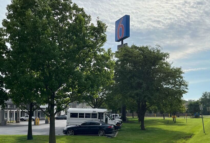 Motel 6 Lafayette, In