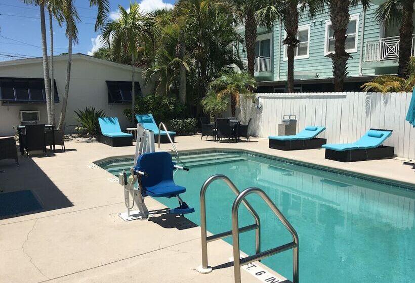 فندق على الطريق Bonita Beach Inn And Suites