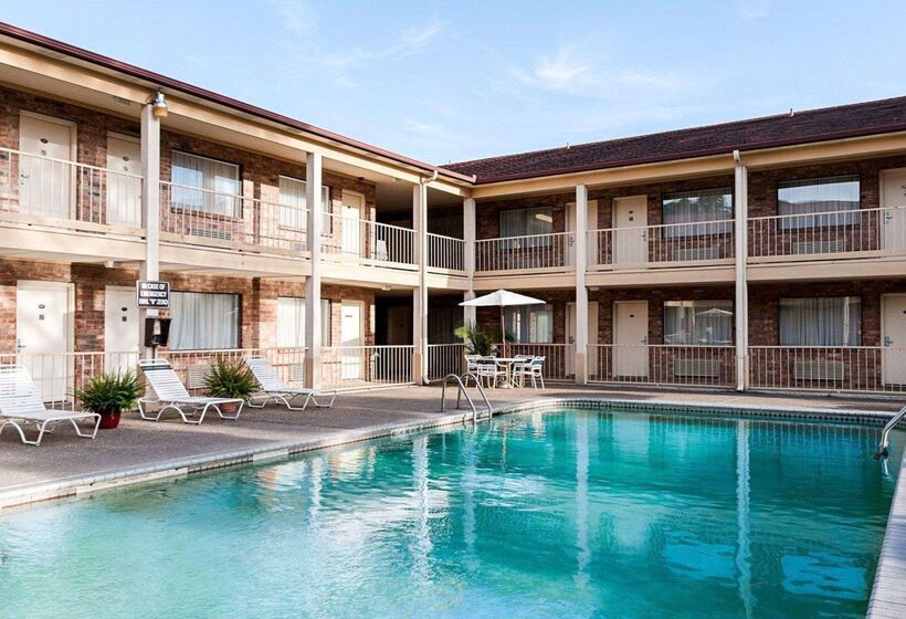 Мотель Rodeway Inn