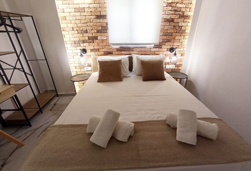 Salonikiou Beach Deluxe Apartments