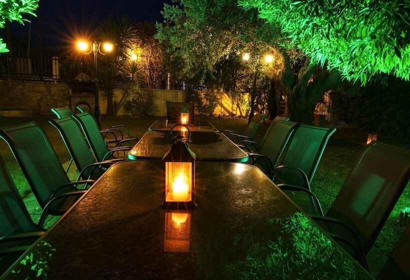 Salonikiou Beach Deluxe Apartments