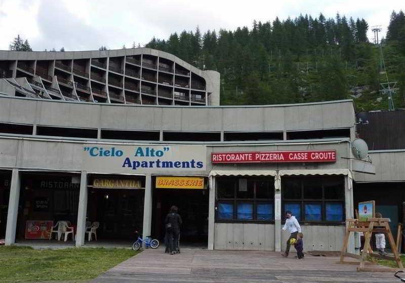 White Apartments Cervinia