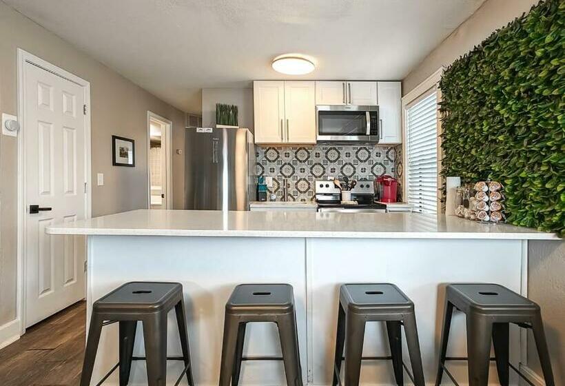 Общежитие Heart Of Westport 1br