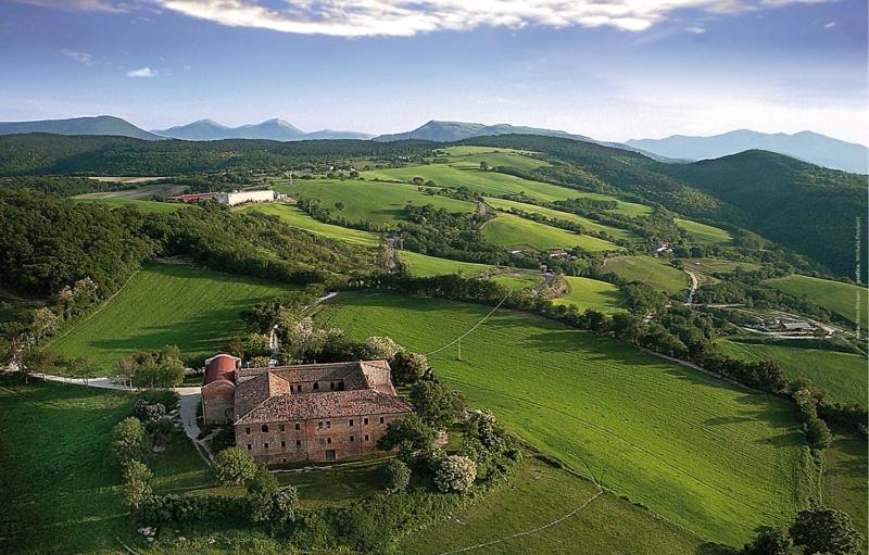 مبيت وإفطار Agriturismo Girolomoni   Monastero