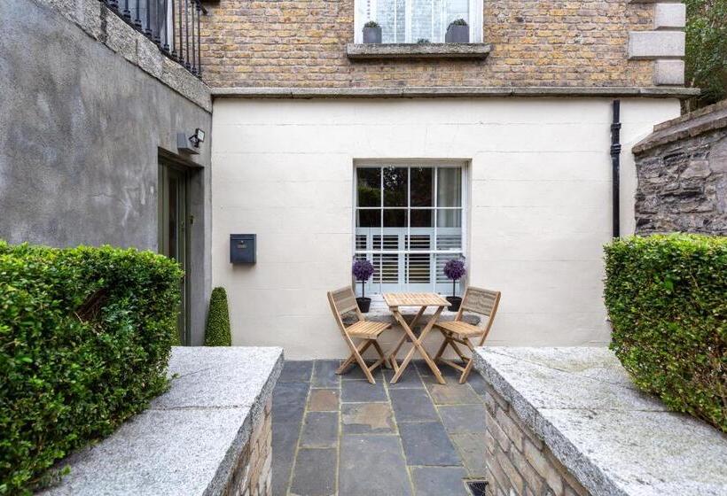 צימר Spectacular 2 Bedroom Apartment With Sunny Garden & Terrace