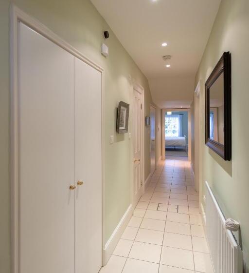 住宿加早餐 Spectacular 2 Bedroom Apartment With Sunny Garden & Terrace