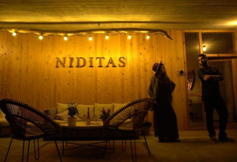 تختخواب و صبحانه Suites Niditas