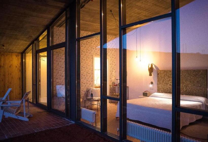 تختخواب و صبحانه Suites Niditas