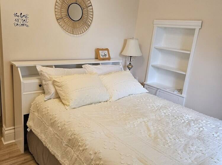 مبيت وإفطار Sunflower Guest Suites