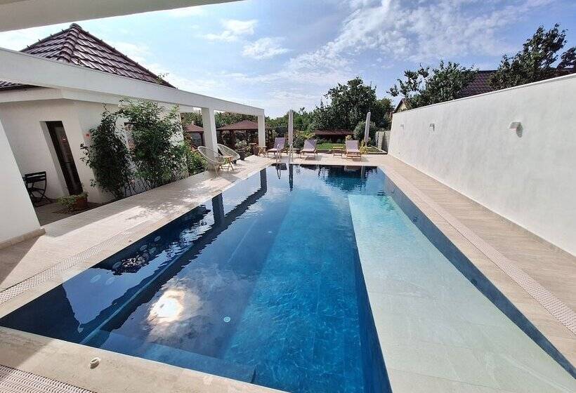 Bed and Breakfast Trend