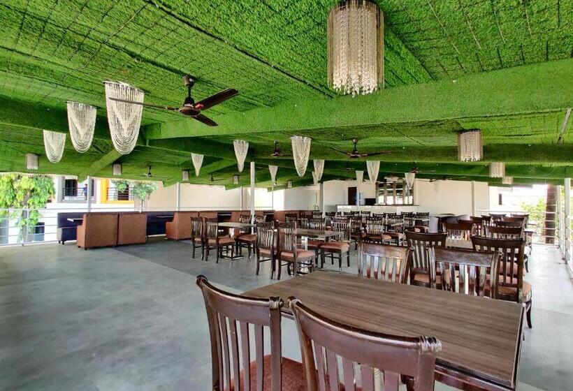 Golden Chariot Hotel Daman