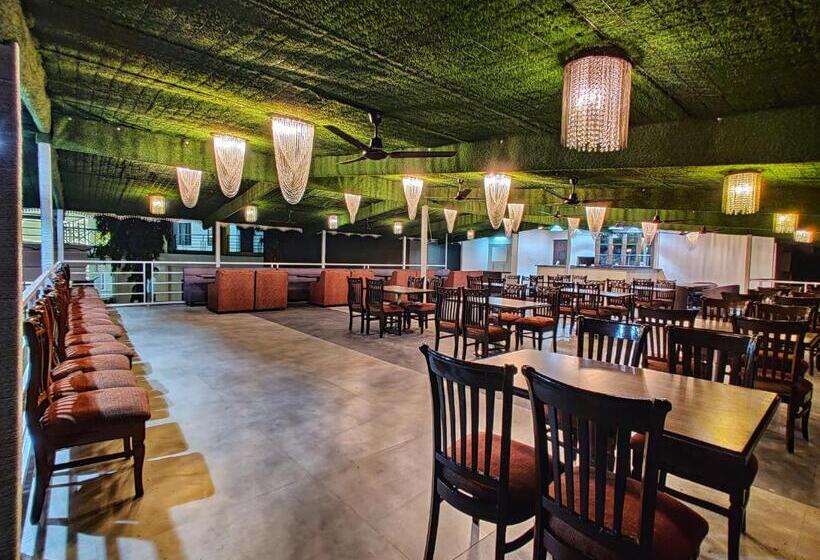 Golden Chariot Hotel Daman