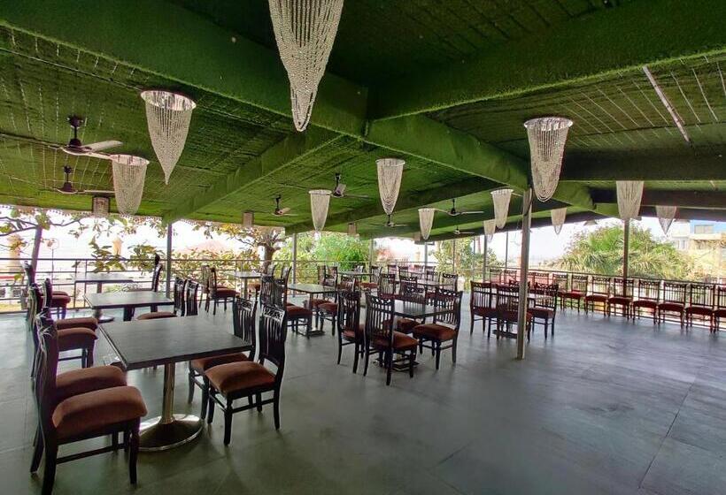 Golden Chariot Hotel Daman