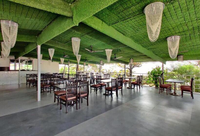 Golden Chariot Hotel Daman