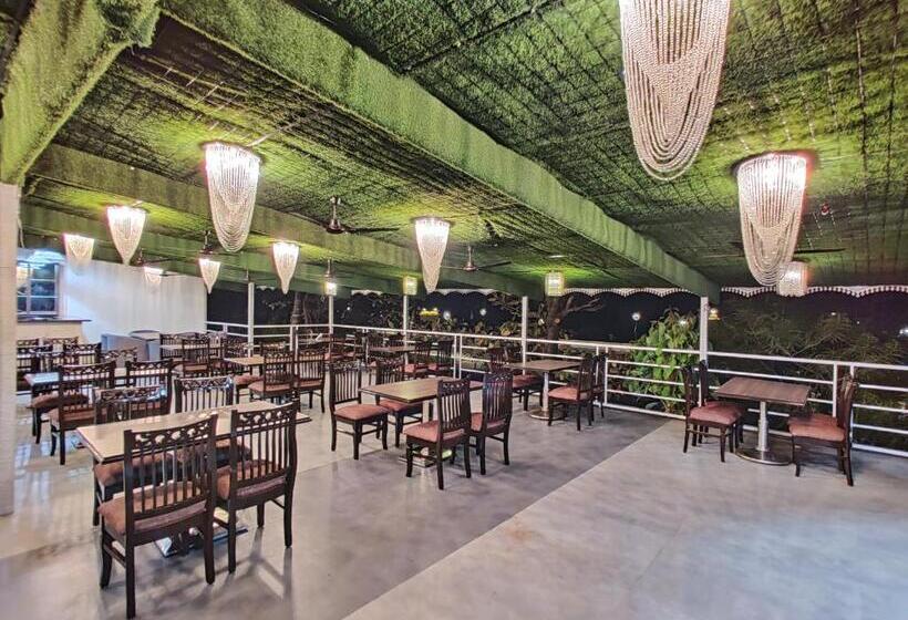 Golden Chariot Hotel Daman