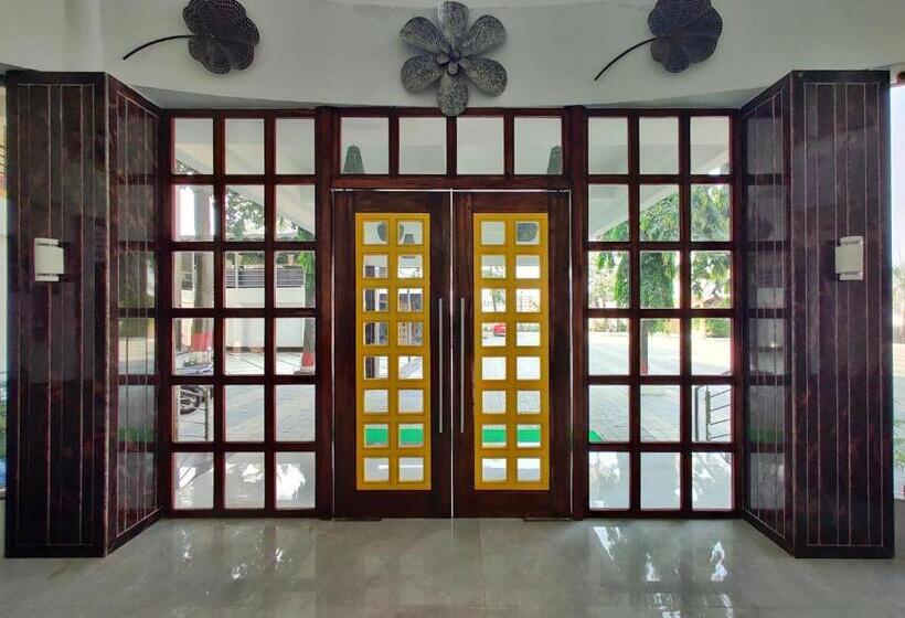 Golden Chariot Hotel Daman