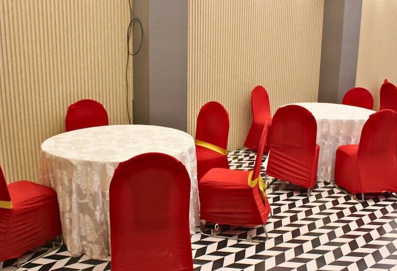 酒店 Hibiscus Select