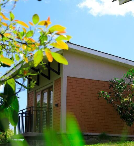 ホテル Kalongo Farm Ecosystem Homes