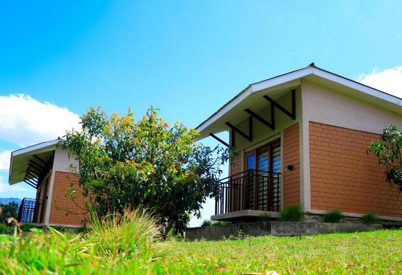 בית מלון כפרי Kalongo Farm Ecosystem Homes