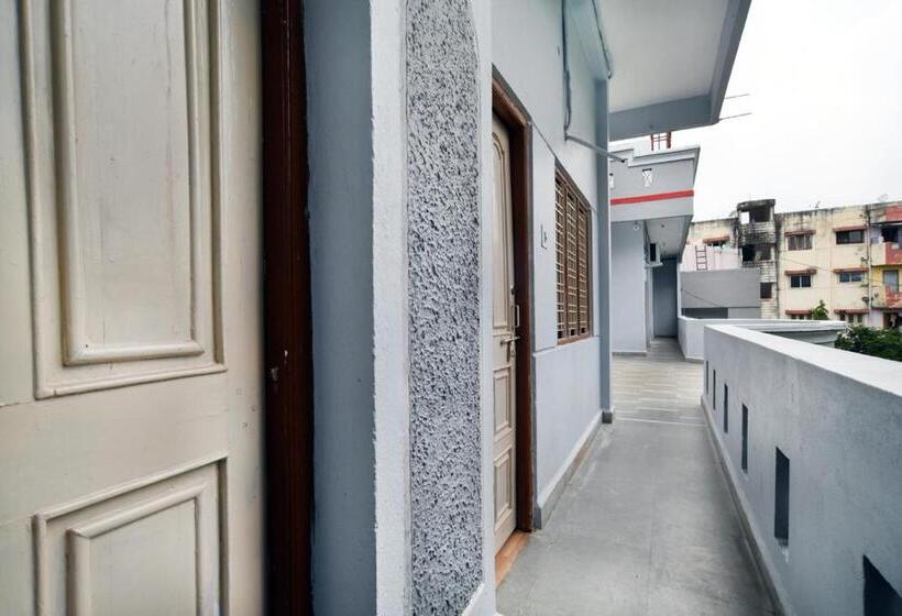 Отель Nirvana Greens