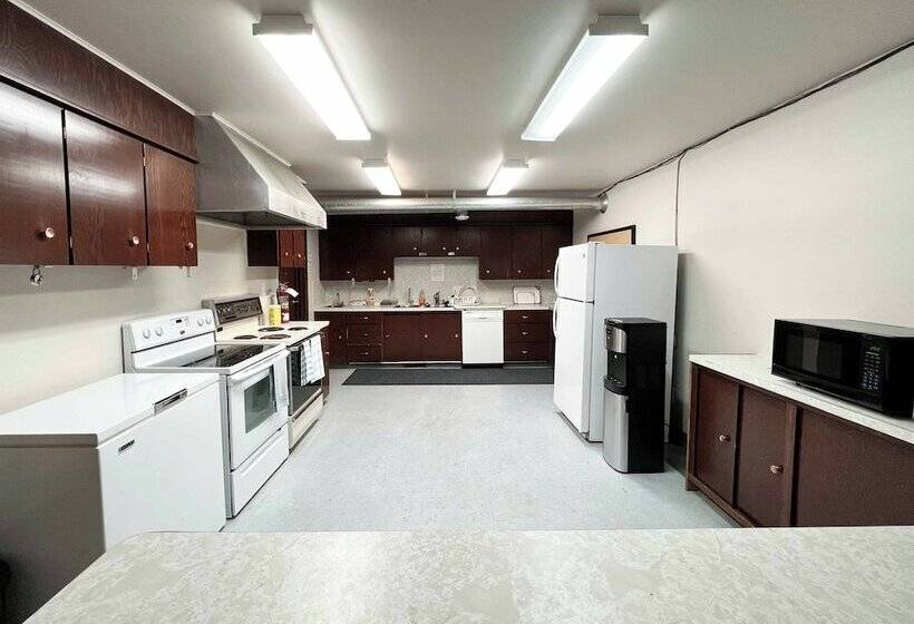 فندق The Trail Inn   Yarbo, Sk   Near Esterhazy & Mosaic K1, K2, & K3