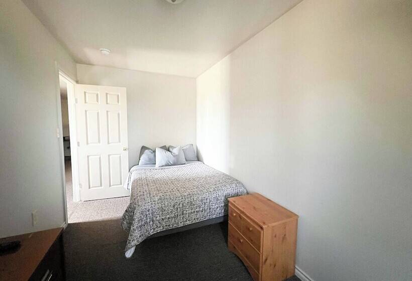 فندق The Trail Inn   Yarbo, Sk   Near Esterhazy & Mosaic K1, K2, & K3