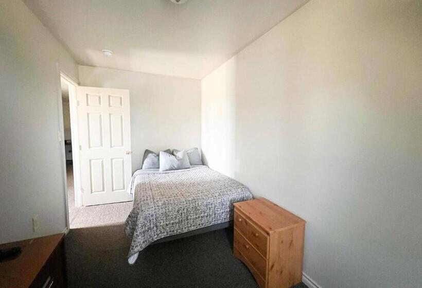 فندق The Trail Inn   Yarbo, Sk   Near Esterhazy & Mosaic K1, K2, & K3