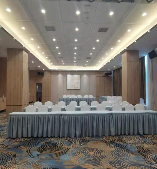 莫林酒店(moning Hotel）