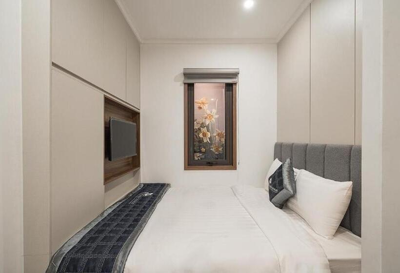 Narcissus 2 Hotel & Apartment