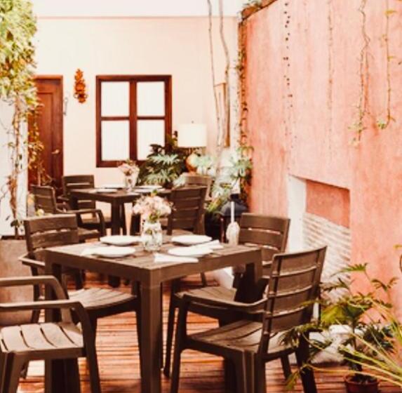 Pension Bau Travel Hostal