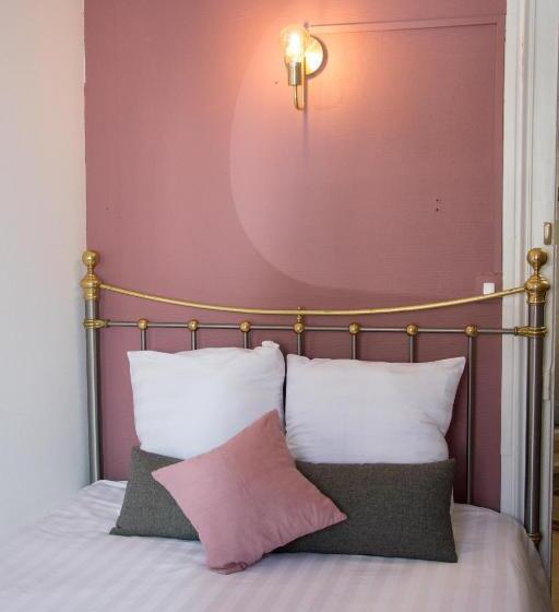 پانسیون Les Demoiselles