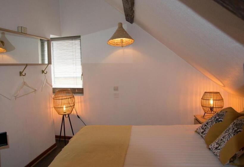 پانسیون Les Demoiselles