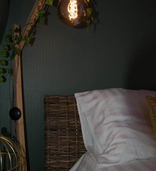 پانسیون Les Demoiselles